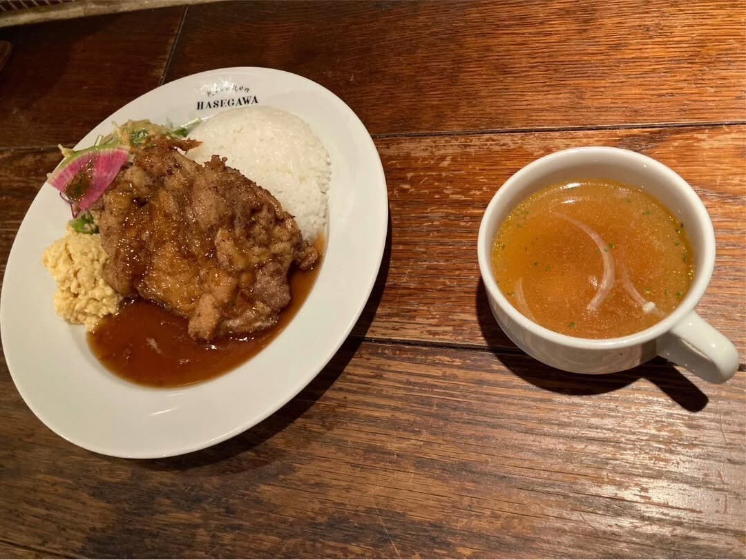 自家製ソースが引き立てる絶品チキンピカタ🐔