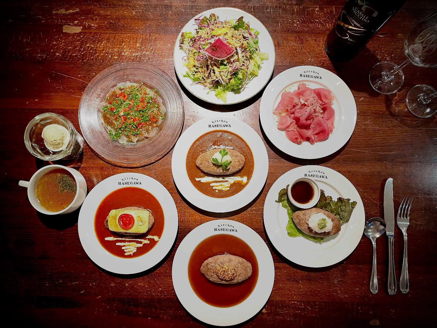 ワインとハンバーグ4種類食べ比べ🍷