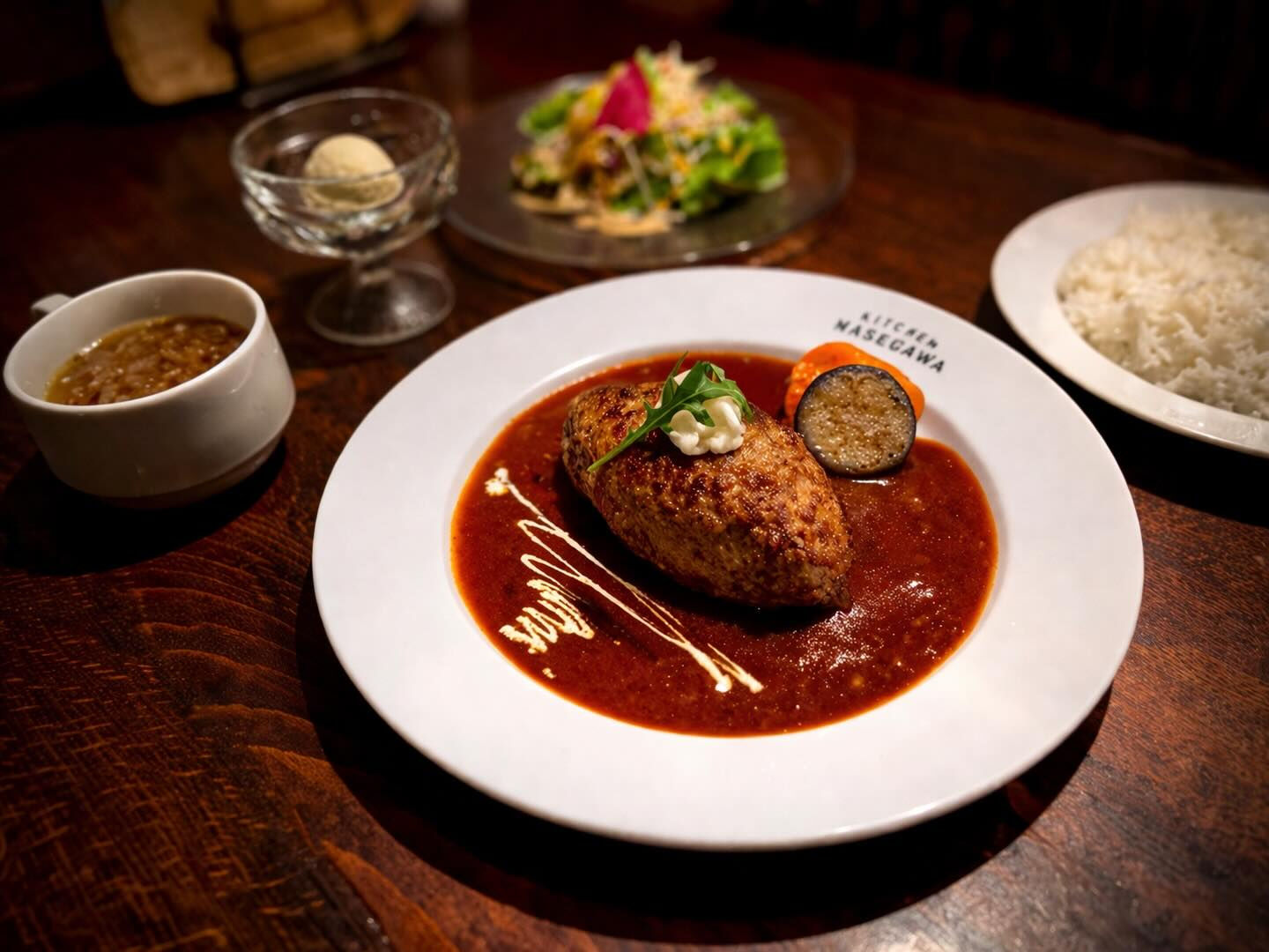 名物のデミグラスハンバーグとセットたち！🍳