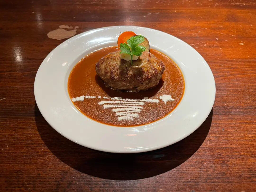 肉汁たっぷり、ハンバーグの饗宴🍔